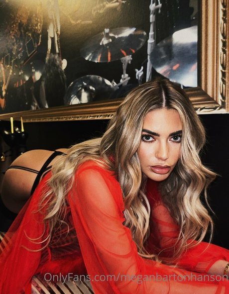 Megan Barton Hanson étoile érotique des photos