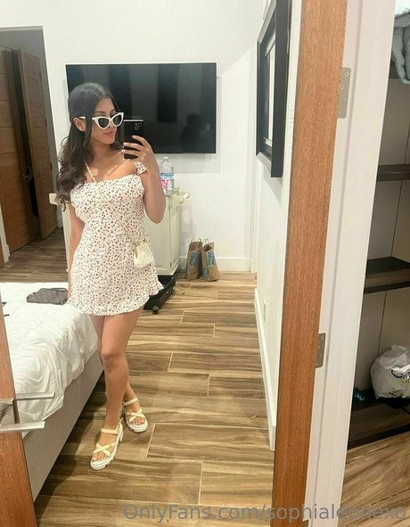 Sophia Leone xxx étoile des photos