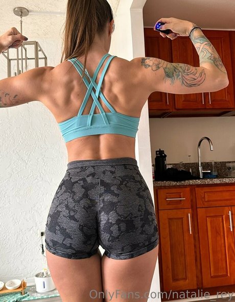 Natalie Rey linda estrella galerías