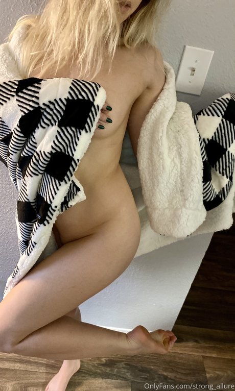 Strong Allure actrice chaude galerie
