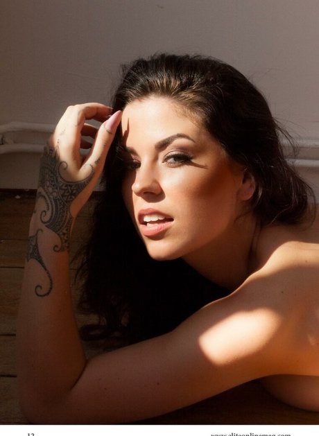 Aemelia Fox modèles nus galerie