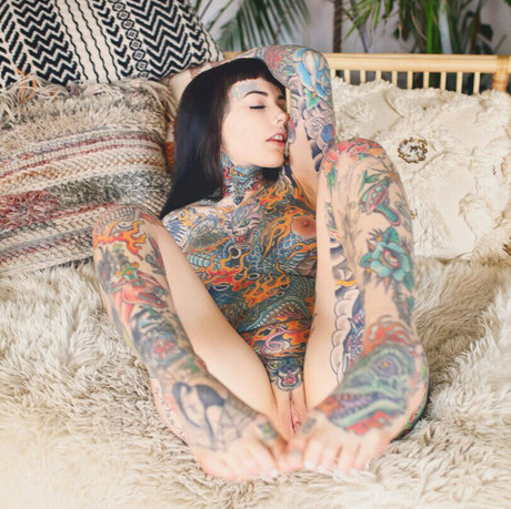 Tigerlilly estrella porno adulto foto