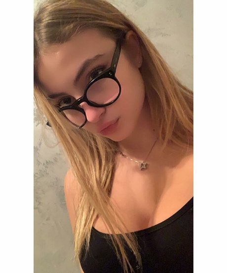 Imkekka star pornographique img