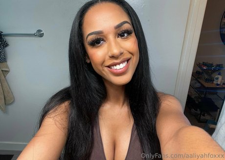 Aaliyah Foxxx erotic star pictures