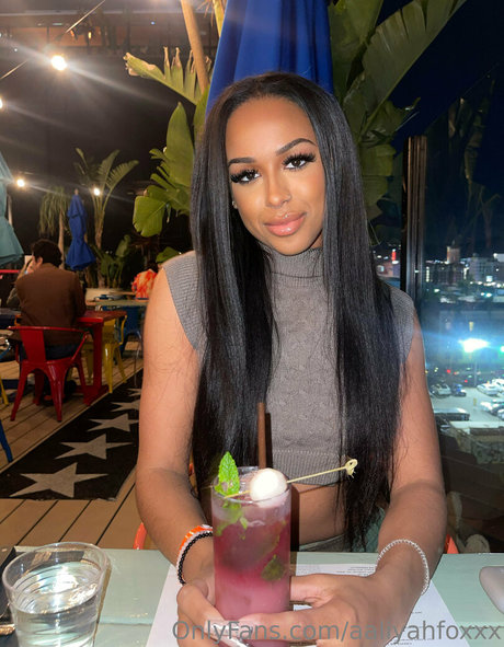 Aaliyah Foxxx exclusive model pics
