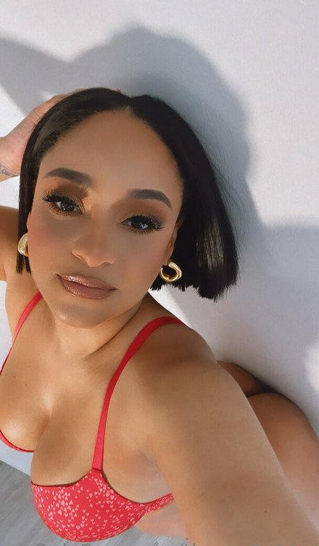 Tahiry adult model photos