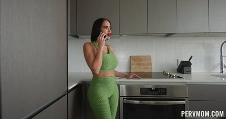 Victoria June mannequin img