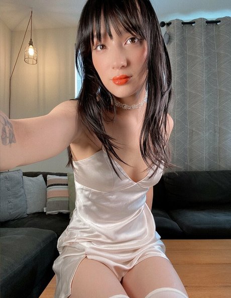 reiyoshida modèle porno photo