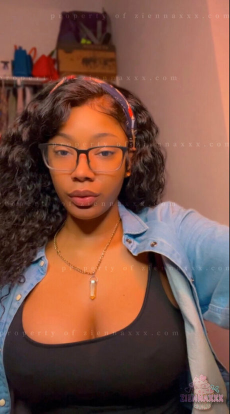 Ziennaxxx star du porno exclusive galerie