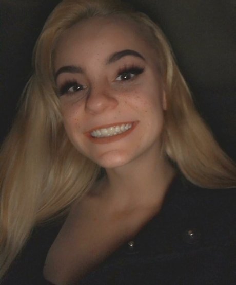 Skiddykiddy haut de star du porno des photos