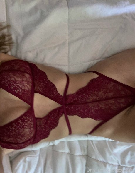 soupinhercan modèle sexy photo