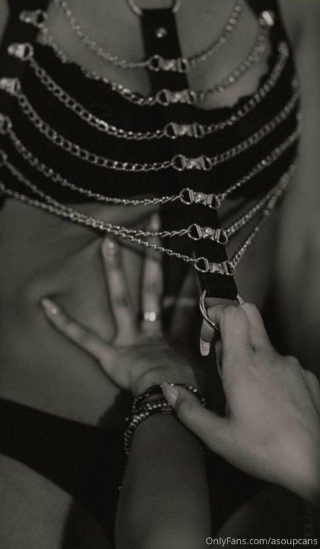 soupinhercan actrice pornographique img