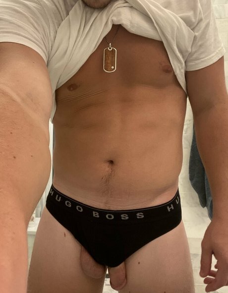 makaarons naked pornstar img