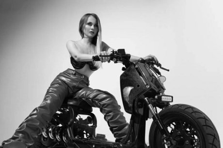 theellenalexander beautiful model pic