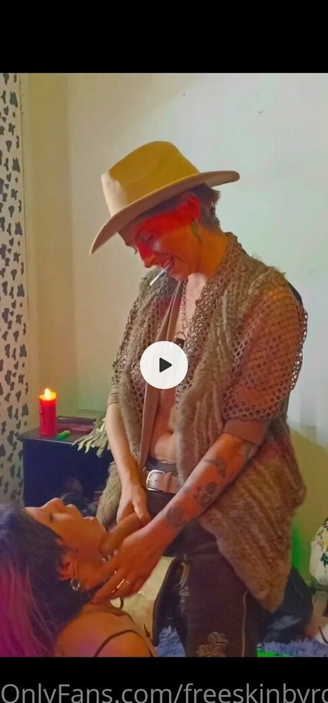 freeskinbyrd star nude photo