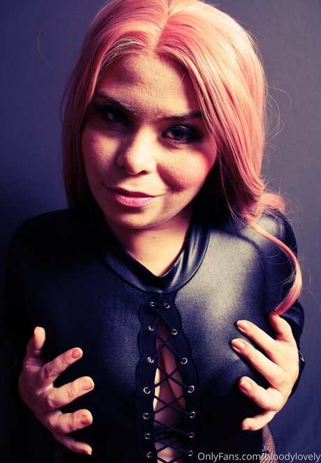 bloodylovely modèle joli archive