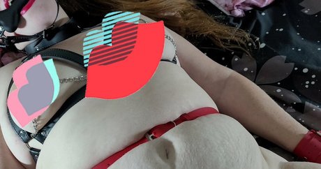 bloodylovely modèle nu collection