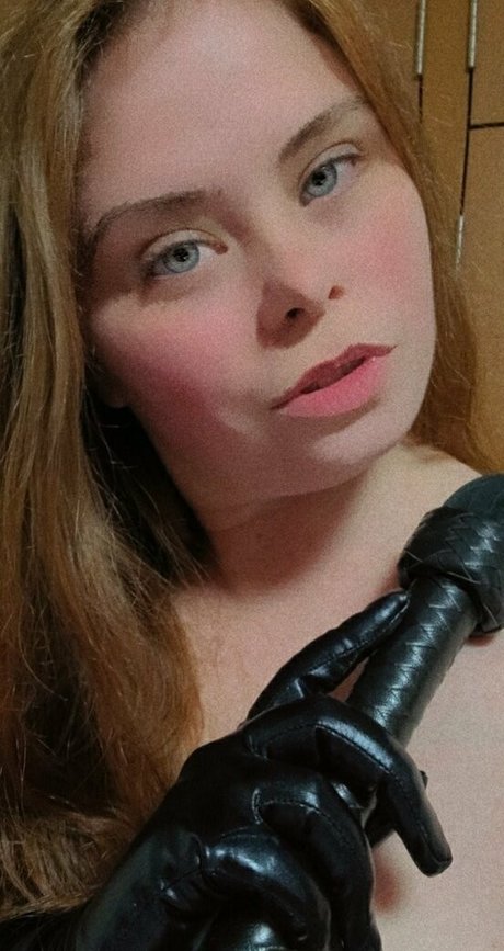 bloodylovely modelo xxx imagen