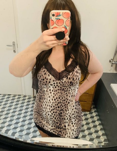 mia with the rear hermosa modelo imagen