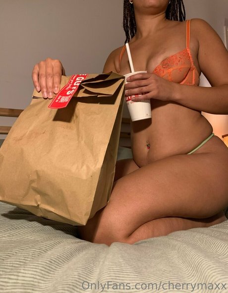 cherrymaxx modelo de alta calidad galería