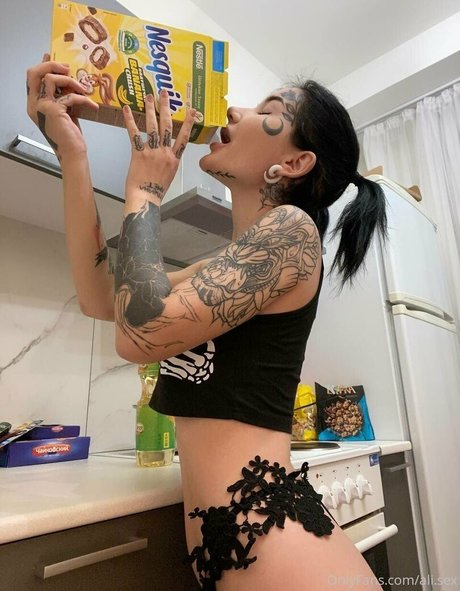 ali sex modelo sexual galería