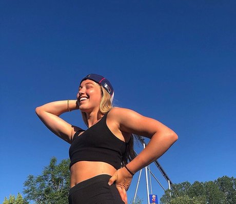 Juliette Bossu modèles nus des photos