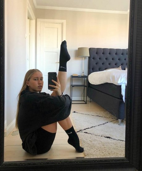 Juliette Bossu arte estelar imagen