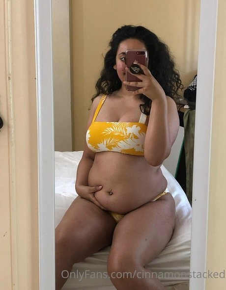 cinnamonstacked pornstar hd pic