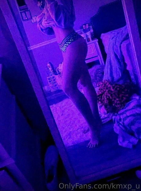 kmxp u nude model picture