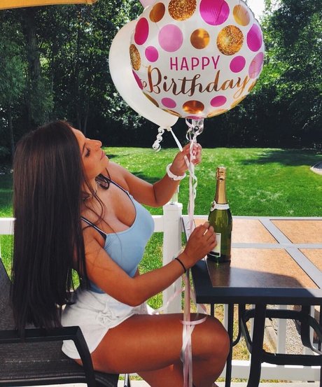 Maddie Clark modèle adulte photos