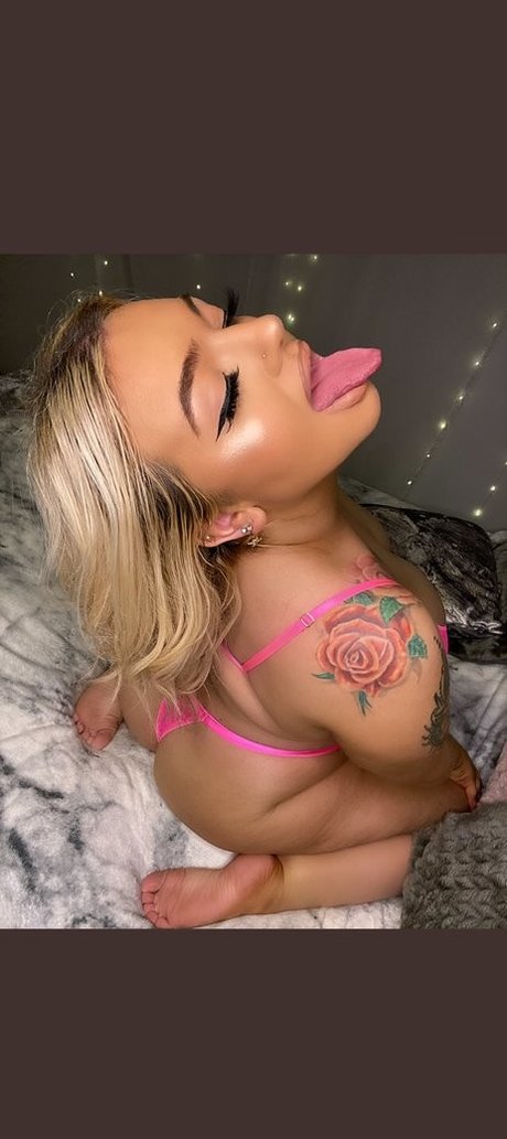 Irishblondiee modèle sexy images