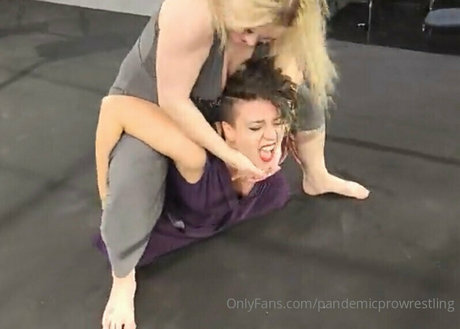 pandemicprowrestling estrella porno bonita foto