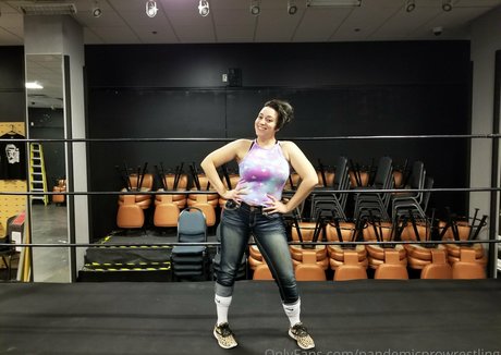 pandemicprowrestling actriz atractiva galerías