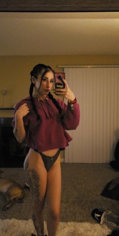 winnietatefree star exclusive img