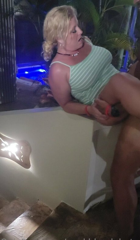 neokblondehotwife sexe star photo