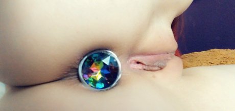 hot wet lilly nus de stars du porno img