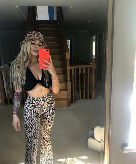 Andelika modelo de alta calidad galería