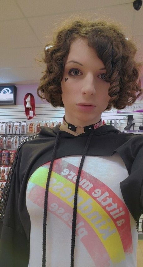 cherryk8 modèle nu des photos