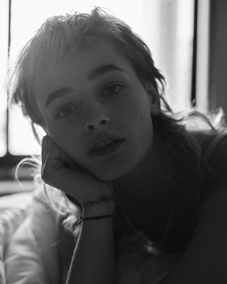 Esther McGregor art star du porno archive