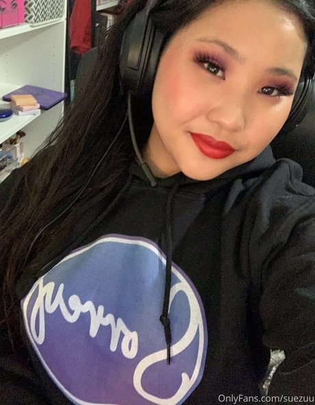 suezuu bonita modelo foto