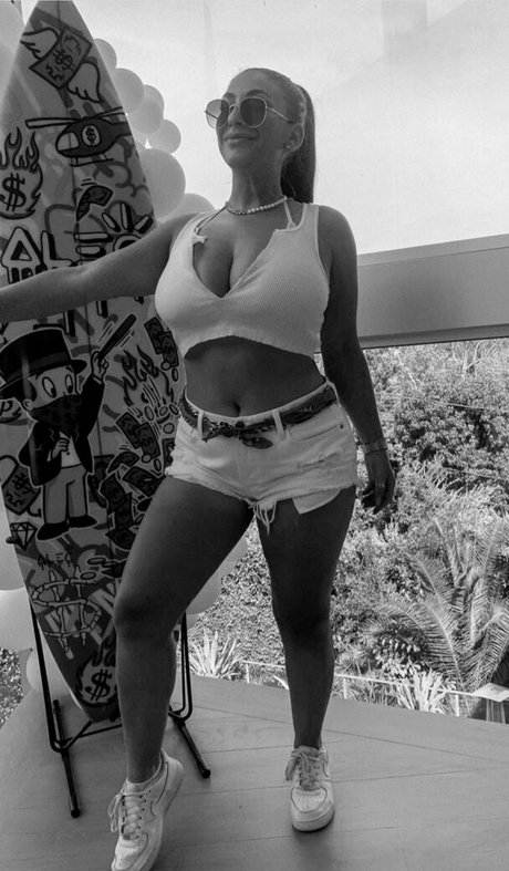 Nikki Kay modelo foto