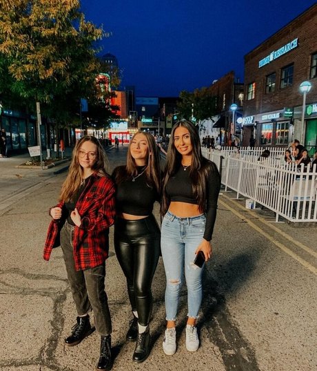 Nikki Kay star du porno en haute qualité collection