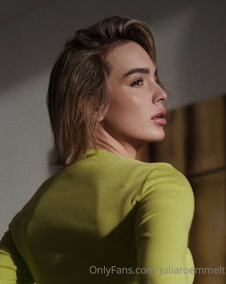 Julia Roemmelt actriz caliente recopilación