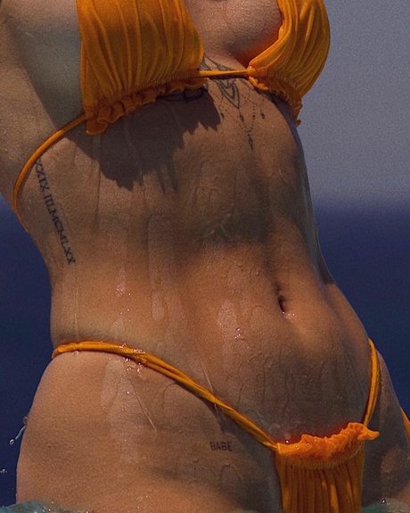 Julia Roemmelt étoile sexy collection