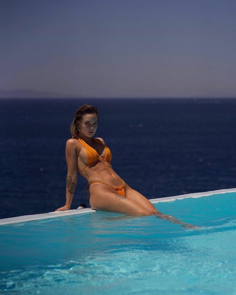 Julia Roemmelt modèle des photos