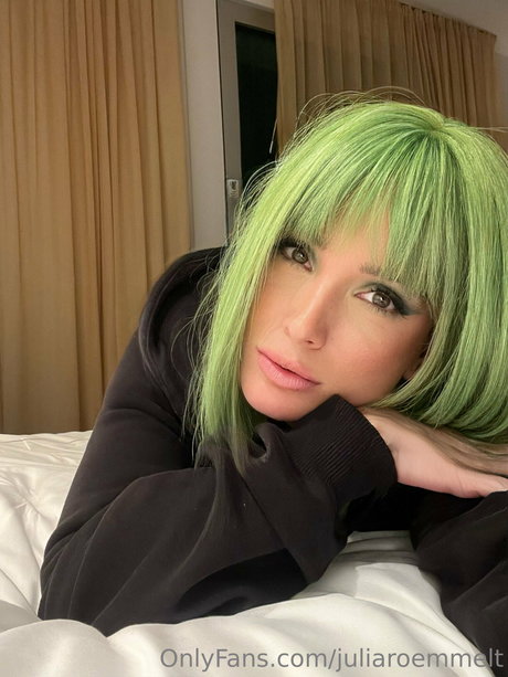 Julia Roemmelt actriz perfecta galería