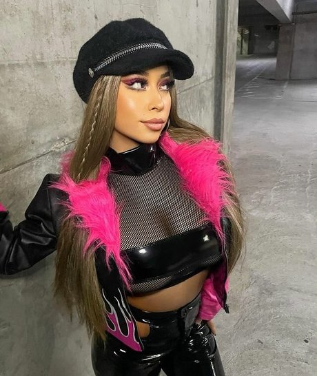 Thestarvasquez modelo sexual archivo