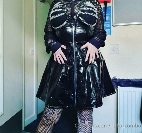 naughty nuka hermosa actriz recopilación