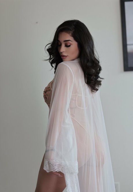 jackyromero hot model pic