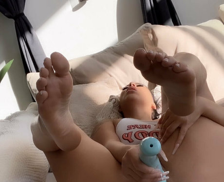 Subzerovixen desnudos de modelos imágenes